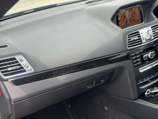Ｅクラス Ｅ２５０クーペ　ＡＭＧ　スポーツパッケージ　革シート　純正ナビ　テレビ　キー２個　シートヒーター　メモリーシート　バックカメラ（67枚目）