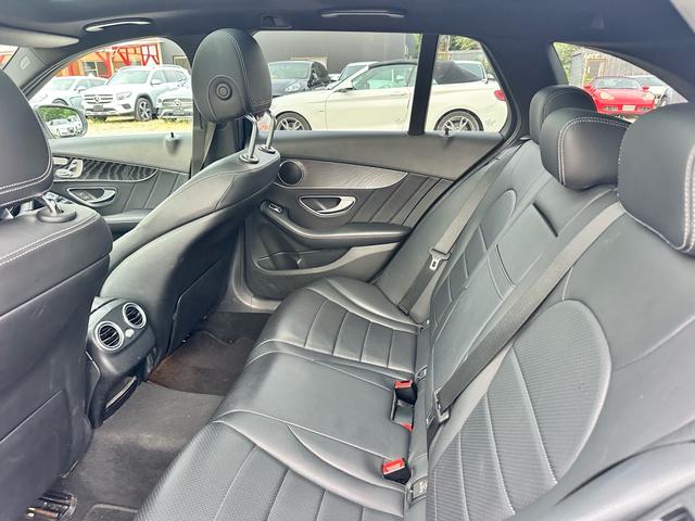 Ｃクラスステーションワゴン Ｃ２２０ｄ　ステーションワゴンローレウスエディション　パノラマサンルーフ　革シート　電動リアゲート　純正１８インチ　シルバールーフレール（16枚目）