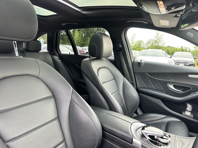 Ｃクラスステーションワゴン Ｃ２２０ｄ　ステーションワゴンローレウスエディション　パノラマサンルーフ　革シート　電動リアゲート　純正１８インチ　シルバールーフレール（19枚目）