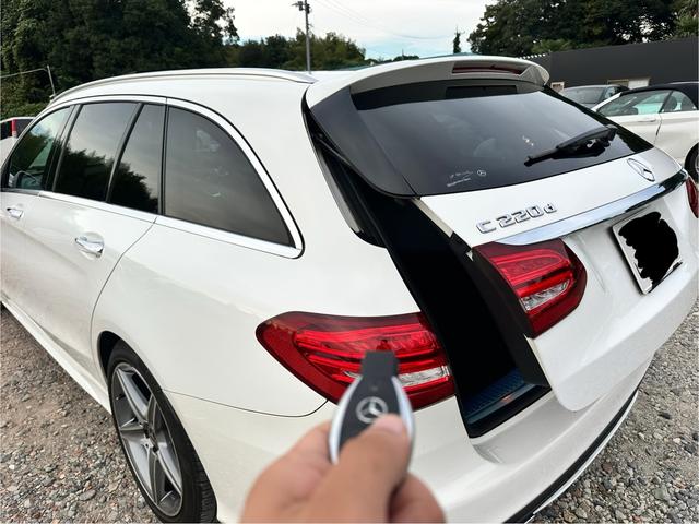 Ｃクラスステーションワゴン Ｃ２２０ｄ　ステーションワゴンローレウスエディション　パノラマサンルーフ　革シート　電動リアゲート　純正１８インチ　シルバールーフレール（20枚目）