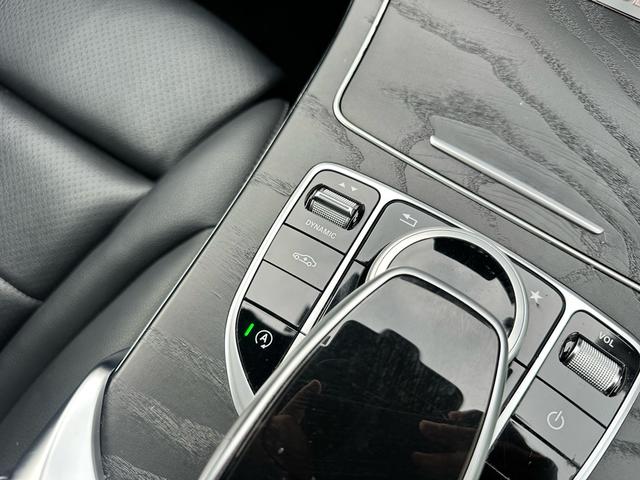 Ｃクラスステーションワゴン Ｃ２２０ｄ　ステーションワゴンローレウスエディション　パノラマサンルーフ　革シート　電動リアゲート　純正１８インチ　シルバールーフレール（23枚目）
