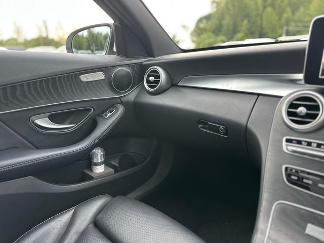 Ｃクラスステーションワゴン Ｃ２２０ｄ　ステーションワゴンローレウスエディション　パノラマサンルーフ　革シート　電動リアゲート　純正１８インチ　シルバールーフレール（36枚目）