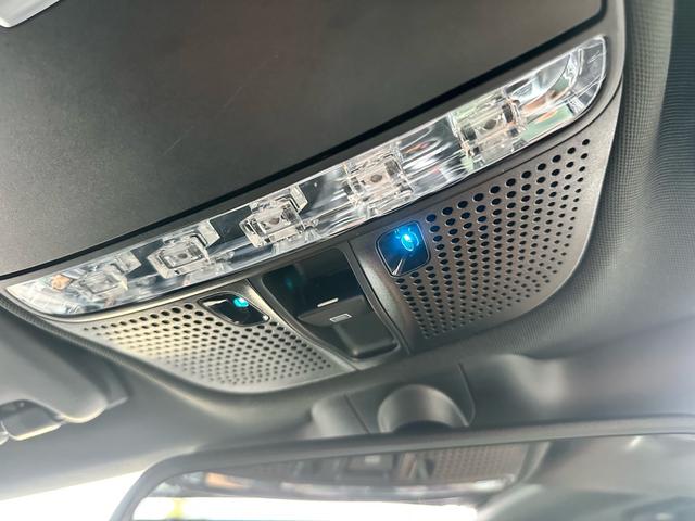 Ｃクラスステーションワゴン Ｃ２２０ｄ　ステーションワゴンローレウスエディション　パノラマサンルーフ　革シート　電動リアゲート　純正１８インチ　シルバールーフレール（46枚目）