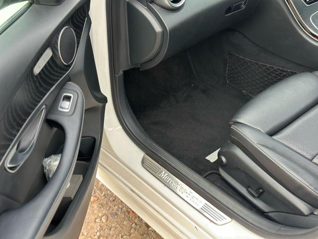 Ｃクラスステーションワゴン Ｃ２２０ｄ　ステーションワゴンローレウスエディション　パノラマサンルーフ　革シート　電動リアゲート　純正１８インチ　シルバールーフレール（66枚目）