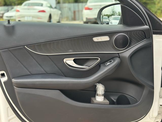 Ｃクラスステーションワゴン Ｃ２２０ｄ　ステーションワゴンローレウスエディション　パノラマサンルーフ　革シート　電動リアゲート　純正１８インチ　シルバールーフレール（68枚目）