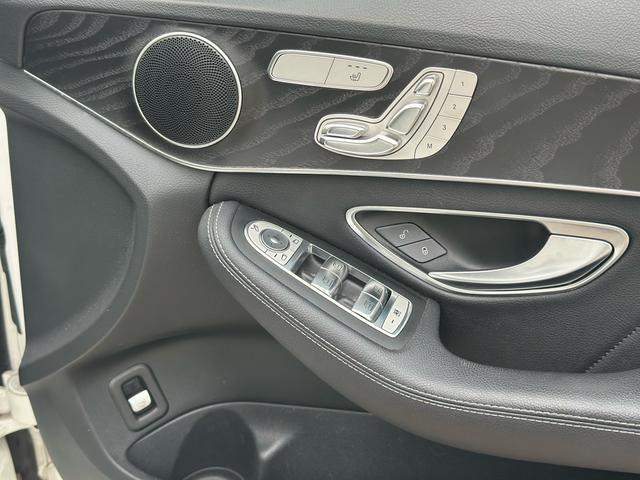 Ｃクラスステーションワゴン Ｃ２２０ｄ　ステーションワゴンローレウスエディション　パノラマサンルーフ　革シート　電動リアゲート　純正１８インチ　シルバールーフレール（69枚目）