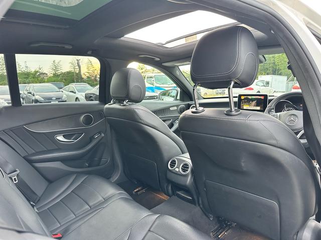 Ｃクラスステーションワゴン Ｃ２２０ｄ　ステーションワゴンローレウスエディション　パノラマサンルーフ　革シート　電動リアゲート　純正１８インチ　シルバールーフレール（71枚目）