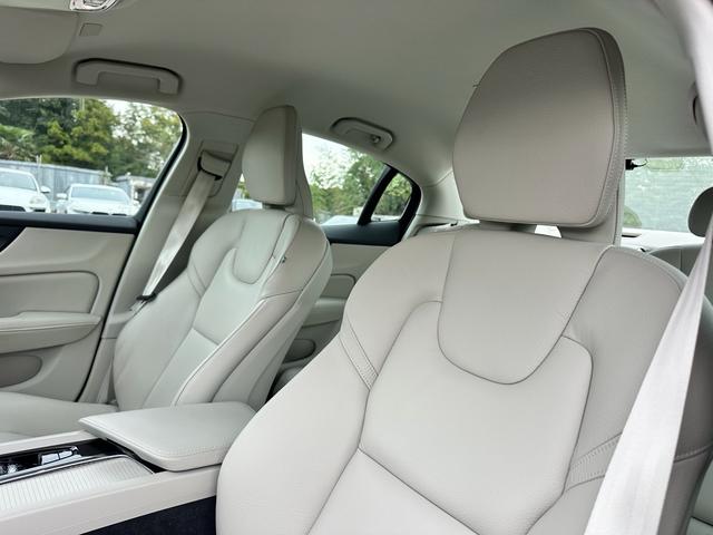 S60 T4 モメンタム 360°カメラ クルコン ETC キー2個 アルミ 新車保証書(13枚目)