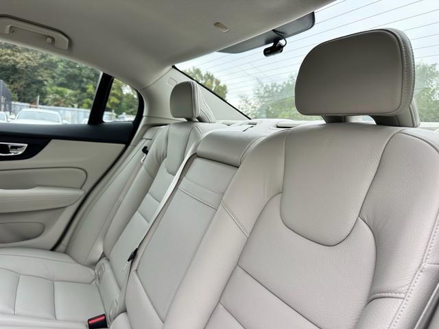 S60 T4 モメンタム 360°カメラ クルコン ETC キー2個 アルミ 新車保証書(15枚目)