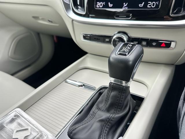 S60 T4 モメンタム 360°カメラ クルコン ETC キー2個 アルミ 新車保証書(19枚目)