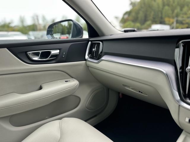 S60 T4 モメンタム 360°カメラ クルコン ETC キー2個 アルミ 新車保証書(30枚目)