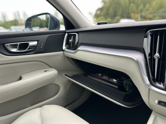 S60 T4 モメンタム 360°カメラ クルコン ETC キー2個 アルミ 新車保証書(31枚目)