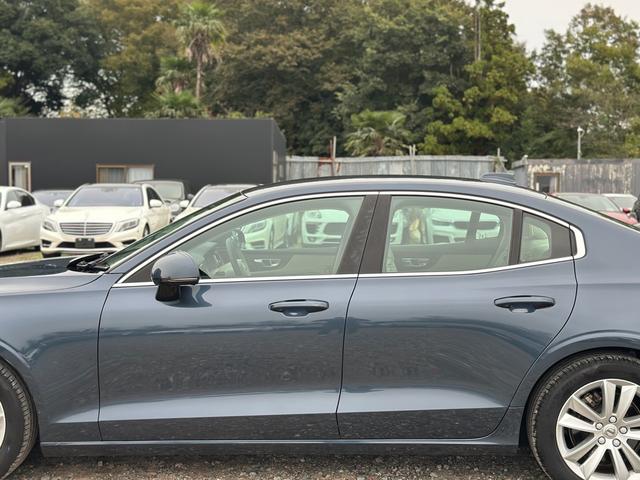 S60 T4 モメンタム 360°カメラ クルコン ETC キー2個 アルミ 新車保証書(50枚目)