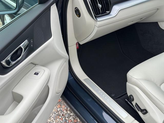 S60 T4 モメンタム 360°カメラ クルコン ETC キー2個 アルミ 新車保証書(54枚目)