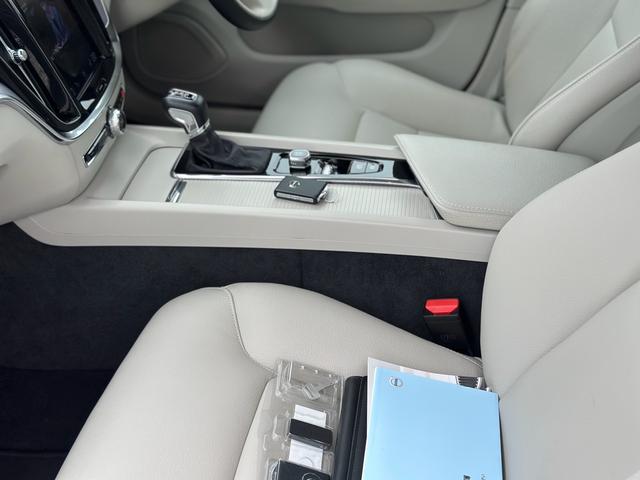 S60 T4 モメンタム 360°カメラ クルコン ETC キー2個 アルミ 新車保証書(56枚目)