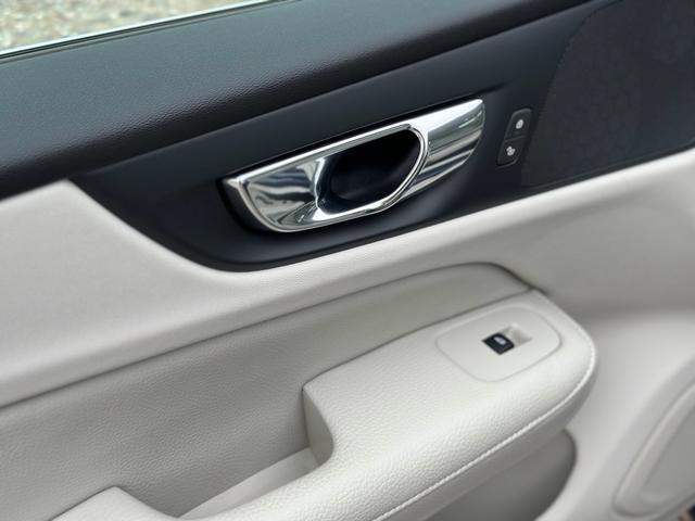 S60 T4 モメンタム 360°カメラ クルコン ETC キー2個 アルミ 新車保証書(57枚目)