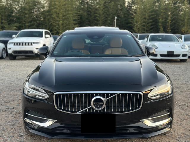 Ｓ９０ Ｔ６　ＡＷＤ　インスクリプション　サンルーフ　マッサージ機能付き　キー２個　３６０°カメラ　アルミ　シートエアコン（2枚目）