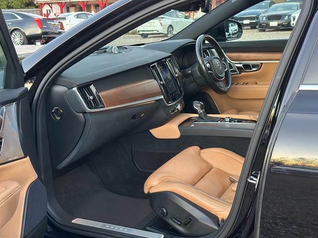 Ｓ９０ Ｔ６　ＡＷＤ　インスクリプション　サンルーフ　マッサージ機能付き　キー２個　３６０°カメラ　アルミ　シートエアコン（10枚目）