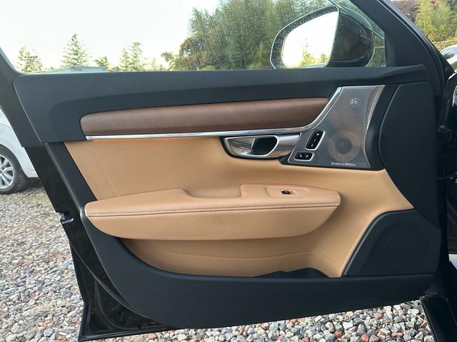 Ｓ９０ Ｔ６　ＡＷＤ　インスクリプション　サンルーフ　マッサージ機能付き　キー２個　３６０°カメラ　アルミ　シートエアコン（18枚目）