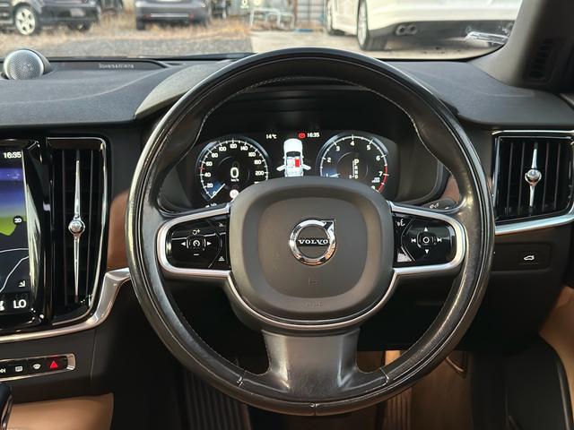 Ｓ９０ Ｔ６　ＡＷＤ　インスクリプション　サンルーフ　マッサージ機能付き　キー２個　３６０°カメラ　アルミ　シートエアコン（23枚目）