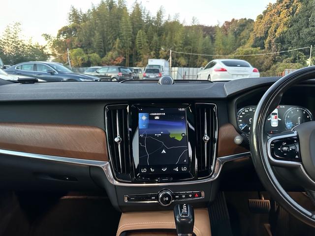 Ｓ９０ Ｔ６　ＡＷＤ　インスクリプション　サンルーフ　マッサージ機能付き　キー２個　３６０°カメラ　アルミ　シートエアコン（25枚目）