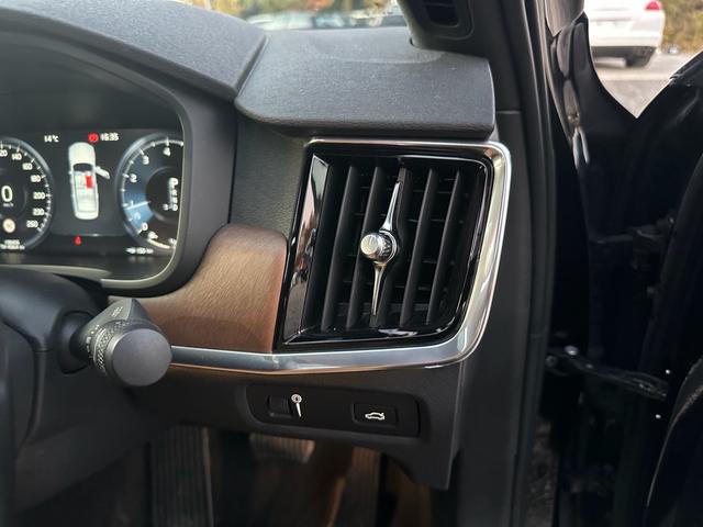 Ｓ９０ Ｔ６　ＡＷＤ　インスクリプション　サンルーフ　マッサージ機能付き　キー２個　３６０°カメラ　アルミ　シートエアコン（27枚目）