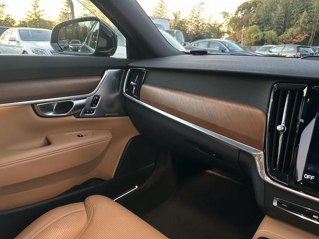 Ｓ９０ Ｔ６　ＡＷＤ　インスクリプション　サンルーフ　マッサージ機能付き　キー２個　３６０°カメラ　アルミ　シートエアコン（38枚目）