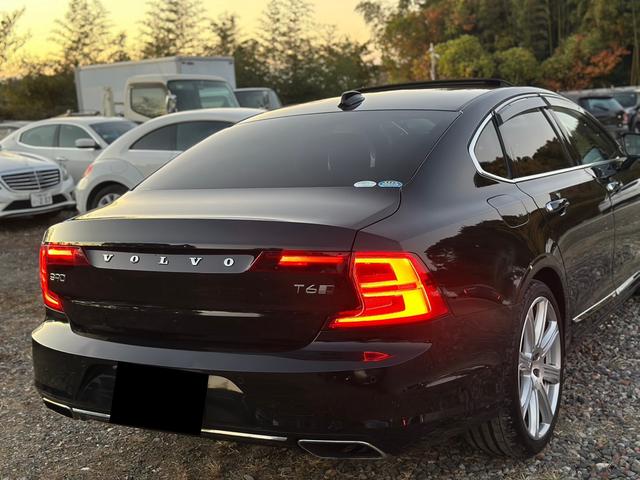 Ｓ９０ Ｔ６　ＡＷＤ　インスクリプション　サンルーフ　マッサージ機能付き　キー２個　３６０°カメラ　アルミ　シートエアコン（49枚目）