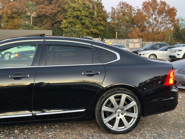 Ｓ９０ Ｔ６　ＡＷＤ　インスクリプション　サンルーフ　マッサージ機能付き　キー２個　３６０°カメラ　アルミ　シートエアコン（54枚目）