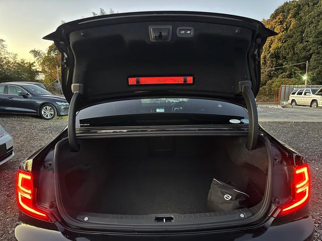 Ｓ９０ Ｔ６　ＡＷＤ　インスクリプション　サンルーフ　マッサージ機能付き　キー２個　３６０°カメラ　アルミ　シートエアコン（74枚目）