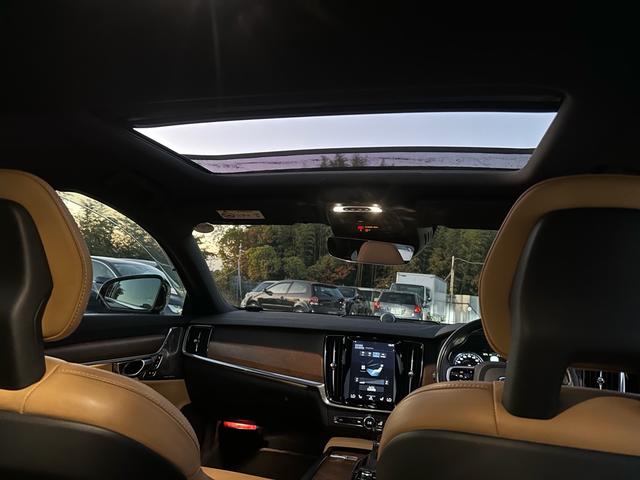 Ｓ９０ Ｔ６　ＡＷＤ　インスクリプション　サンルーフ　マッサージ機能付き　キー２個　３６０°カメラ　アルミ　シートエアコン（77枚目）
