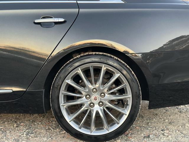 キャデラックＸＴＳ プラチナム　パノラマサンルーフ　左ハンドル　純正ナビ　シートヒーター、クーラー　Ｂｌｕｅｔｏｏｔｈ付　オートクルーズコントロール（31枚目）