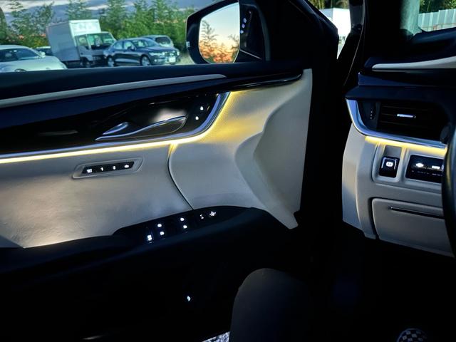 キャデラックＸＴＳ プラチナム　パノラマサンルーフ　左ハンドル　純正ナビ　シートヒーター、クーラー　Ｂｌｕｅｔｏｏｔｈ付　オートクルーズコントロール（62枚目）