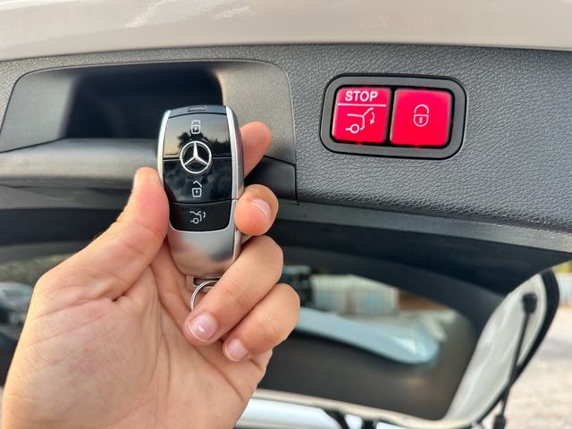 Ｅクラスステーションワゴン Ｅ２００　ステーションワゴン　アバンギャルドスポーツ　ＡＭＧ　スタイリングパッケージ　テレビ　プレミアムサウンド　３６０°カメラ　ドラレコ　シートヒーター（18枚目）