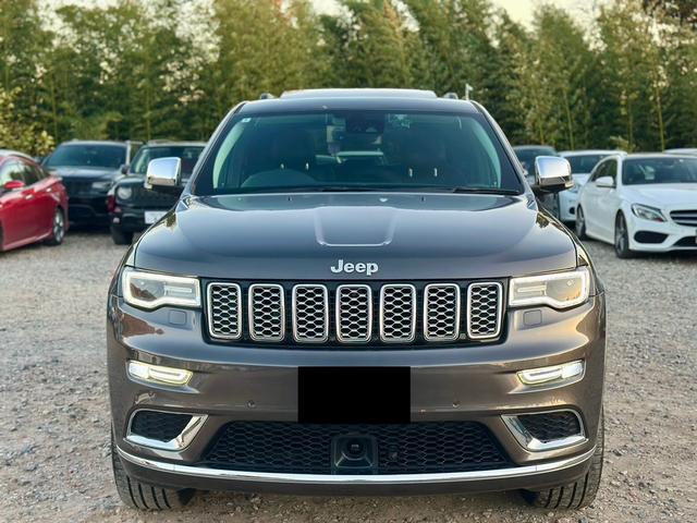 ジープ・グランドチェロキー サミット（2枚目）