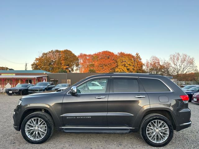 ジープ・グランドチェロキー サミット（4枚目）