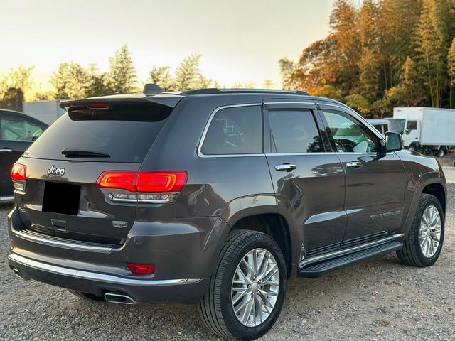 ジープ・グランドチェロキー サミット（7枚目）