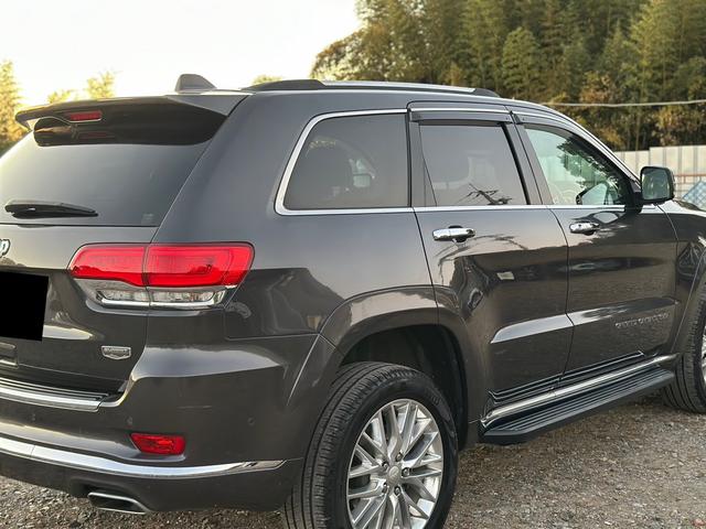 ジープ・グランドチェロキー サミット（9枚目）