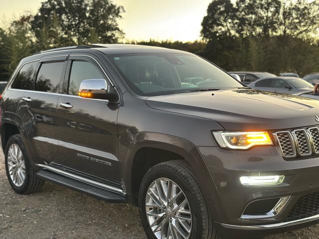 ジープ・グランドチェロキー サミット（10枚目）