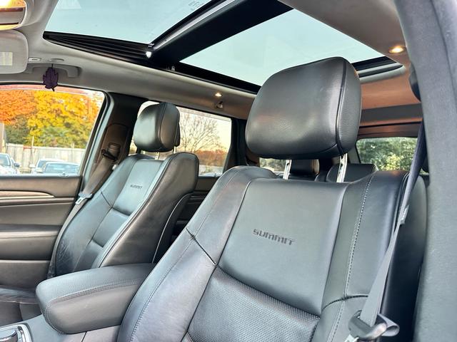 ジープ・グランドチェロキー サミット（17枚目）