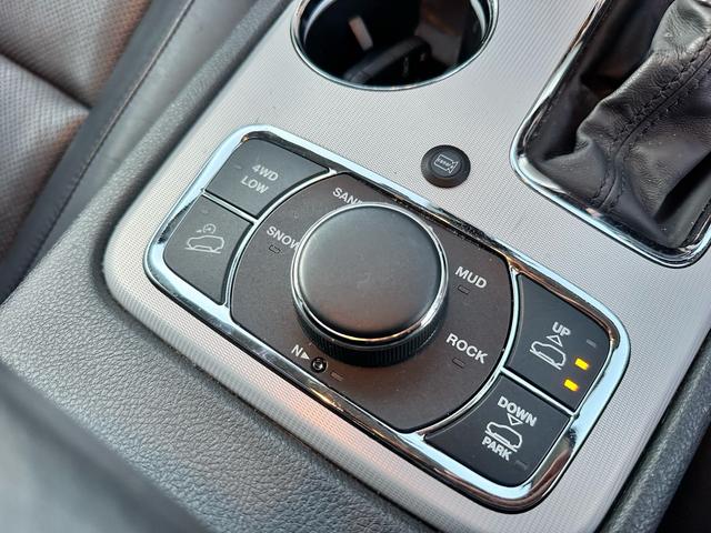 ジープ・グランドチェロキー サミット（25枚目）