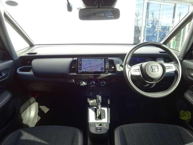 e:HEVホーム 当社デモカー 禁煙車 ホンダ純正ナビ クルコン 禁煙車 スマートキー アイドリングストップ 衝突被害軽減ブレーキ ワンオーナー LEDヘッドライト Rカメラ オートエアコン キーレス 地デジ CD(10枚目)