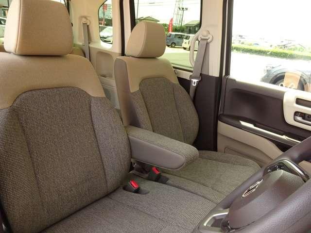 G・Lホンダセンシング 当社デモカー 禁煙車 ホンダ純正ナビ 地デジ アイスト AC ナビTV 禁煙 ワンオーナ DVD シートヒー 記録簿 ETC付 LEDヘッド メモリーナビ 横滑り防止装置 両側スライド片側電動 CD(6枚目)