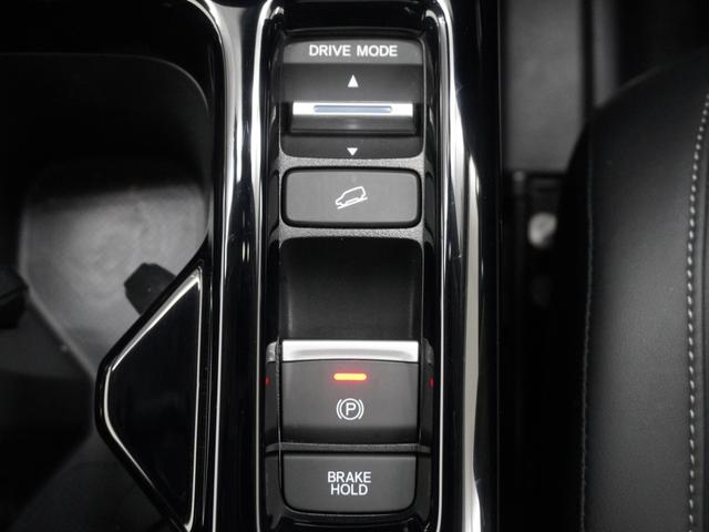 ヴェゼル ｅ：ＨＥＶＺ　ワンオーナー　ホンダコネクトディスプレー　バックカメラ　ホンダセンシング　ＬＥＤオートライト　パーキングソナー　ステアリングヒーター　シートヒーター　パワーバックドア　衝突回避支援ブレーキ機能　１オナ（22枚目）