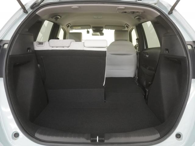 フィット ホーム　ワンオーナー　９インチインターナビ　前後ドライブレコーダー　シートヒーター　ＬＥＤオートライト　オートハイビーム　渋滞追従機能付きＡＣＣ　サイドエアバッグ・サイドカーテンエアバッグ　誤発進抑制機能（13枚目）