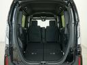 2列目シートを倒すことで、大変広いラゲッジスペースとなります。大きな荷物を積んだりと様々な用途にご利用いただけます。