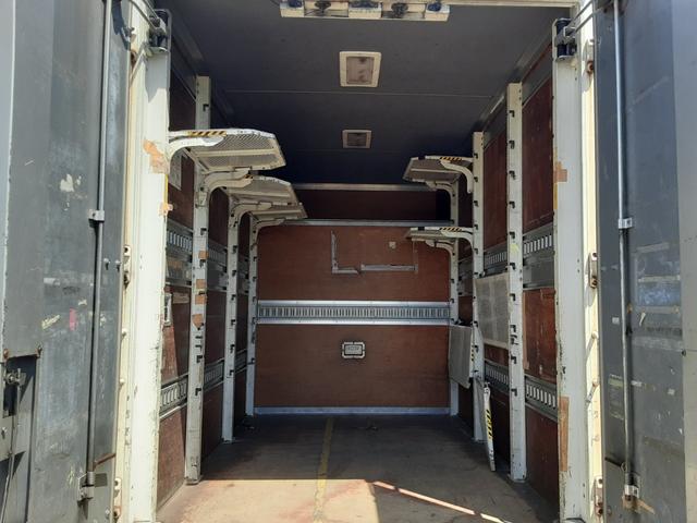ダイナトラック 　ＮＯＸ適合　保冷車　冷蔵冷凍付き　積載量１５００ｋｇ　５速マニュアル（9枚目）