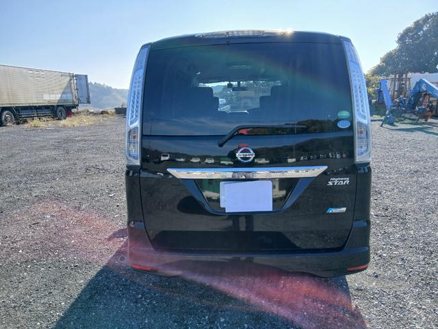 セレナ ハイウェイスター S-ハイブリッド プッシュスタート スマートキー タイミングチェーン 8人乗り リア左パワースライドドア(4枚目)