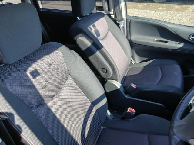 セレナ ハイウェイスター S-ハイブリッド プッシュスタート スマートキー タイミングチェーン 8人乗り リア左パワースライドドア(22枚目)