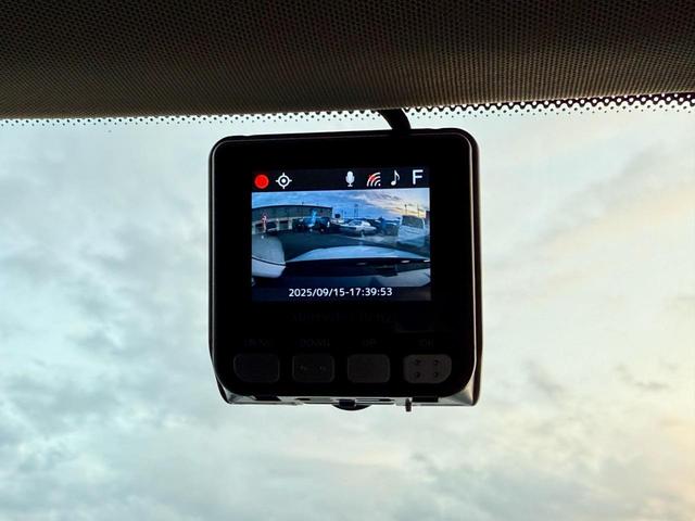 �g�c�c�i�r�ł��B�o�b�N�J�����A�a�s�I�[�f�B�I�A�d�s�b���������Ă܂��I